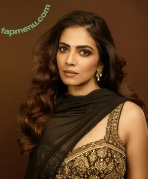 Malavika Mohanan / malavikamohanan_ nude photo #0111