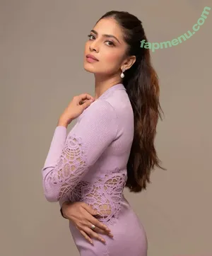 Malavika Mohanan / malavikamohanan_ nude photo #0124