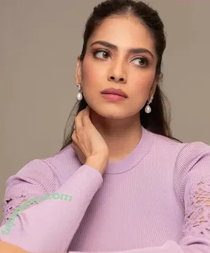 Malavika Mohanan / malavikamohanan_ nude photo #0125