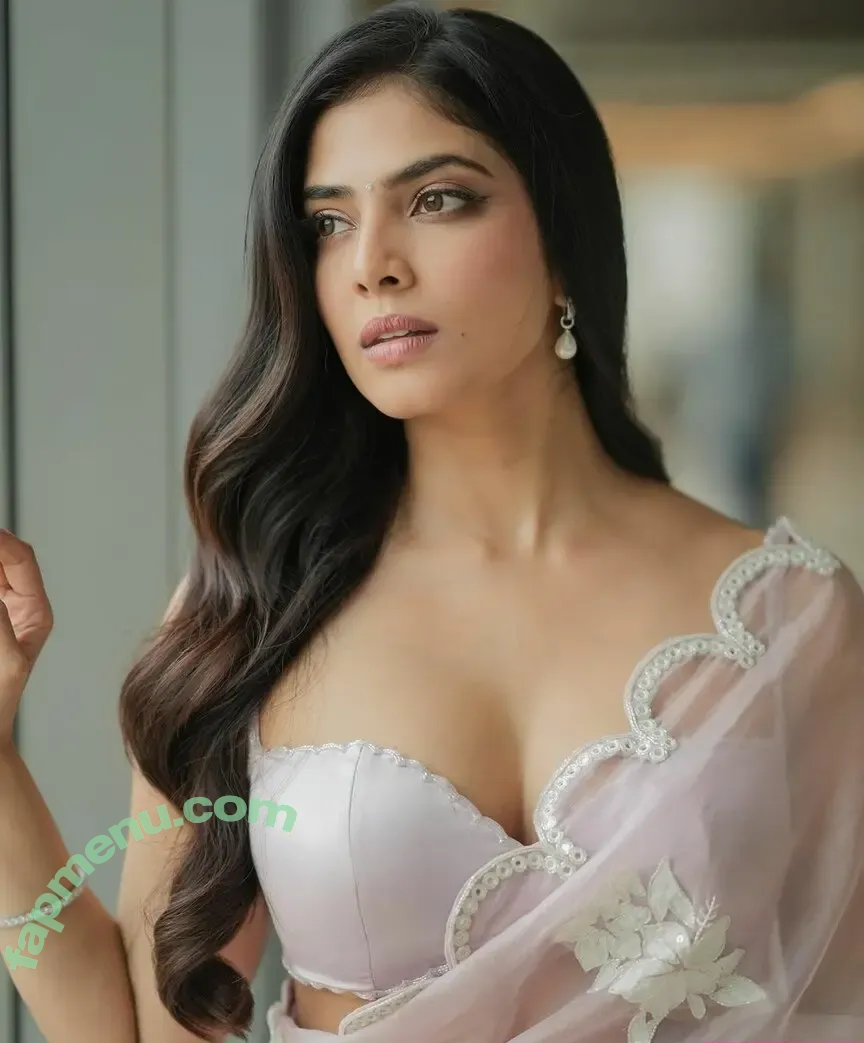 Malavika Mohanan nude photo #0018 (malavikamohanan_)