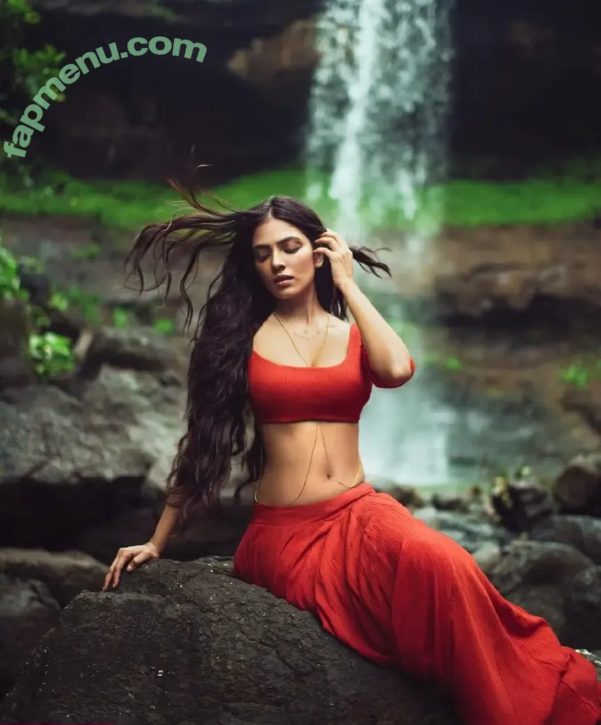 Malavika Mohanan nude photo #0048 (malavikamohanan_)