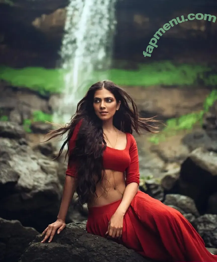 Malavika Mohanan nude photo #0049 (malavikamohanan_)