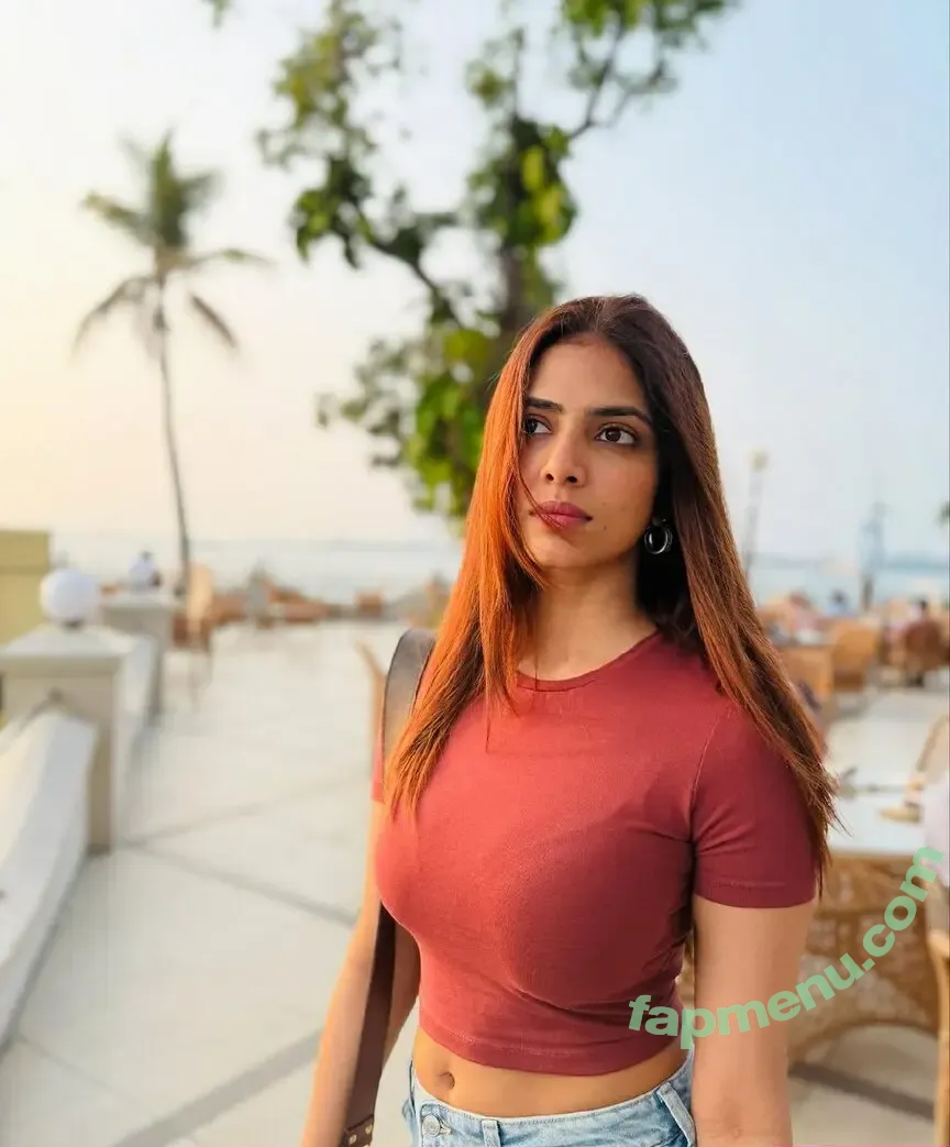 Malavika Mohanan nude photo #0053 (malavikamohanan_)
