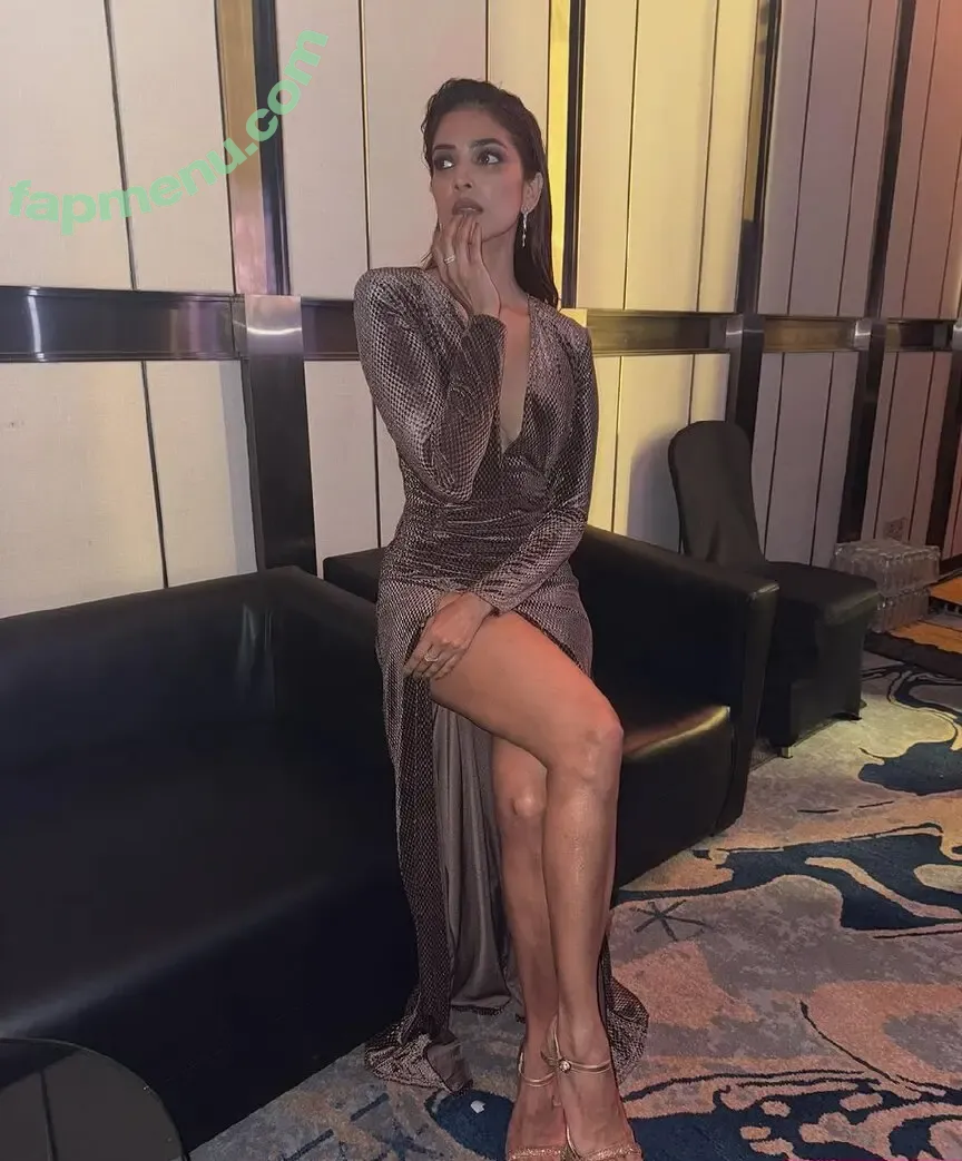 Malavika Mohanan nude photo #0059 (malavikamohanan_)