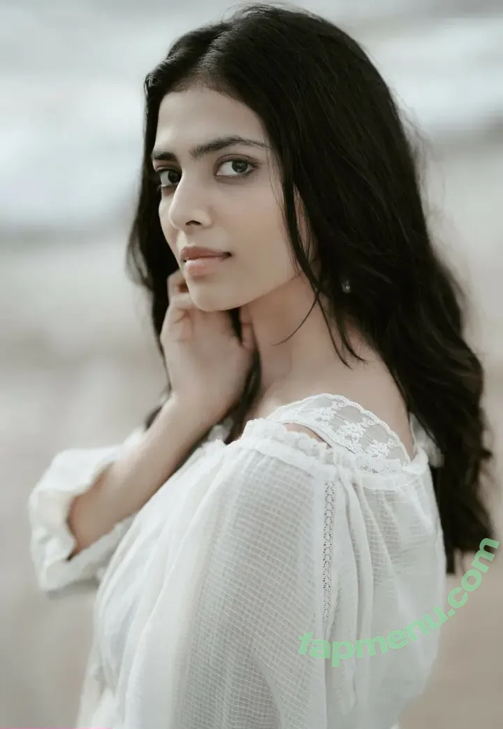 Malavika Mohanan nude photo #0104 (malavikamohanan_)