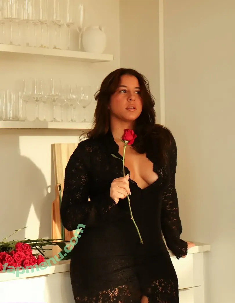 Maleni Cruz nude photo #0483 (malenicruz)