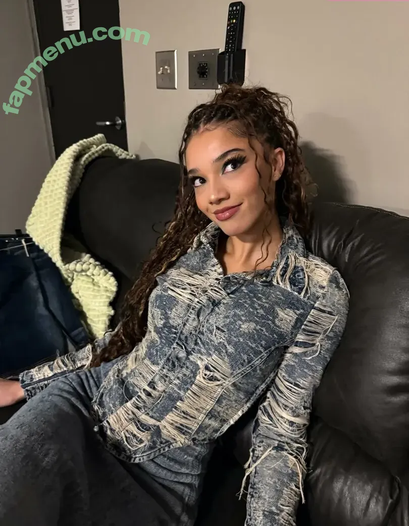 Malia Baker nude photo #0051 (maliabakermsb)