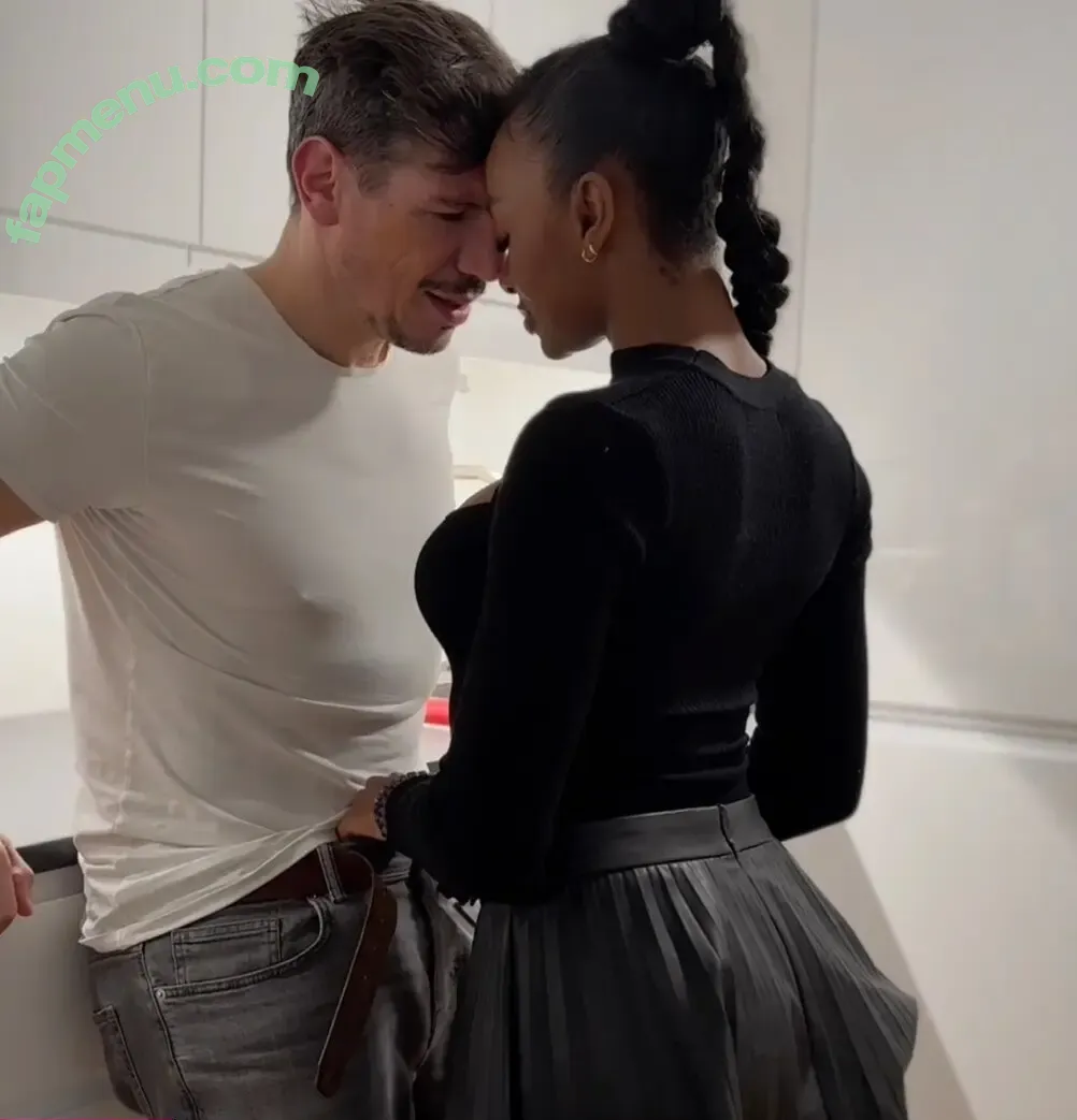 Malia Lenoir nude photo #0130 (malialenoir)