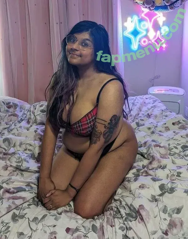 Malika nude photo #0210 (malikaplays / spacey_metalhead)