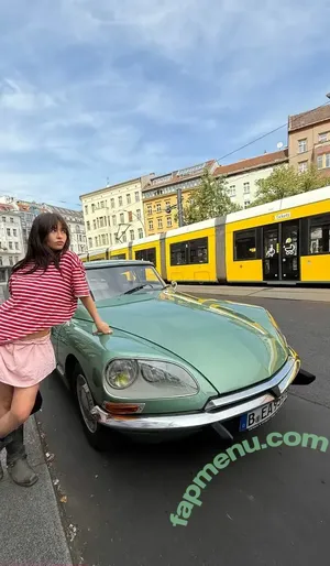 Malina Weissman / malinaweissman nude photo #0436