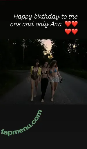 Malina Weissman / malinaweissman nude photo #0441