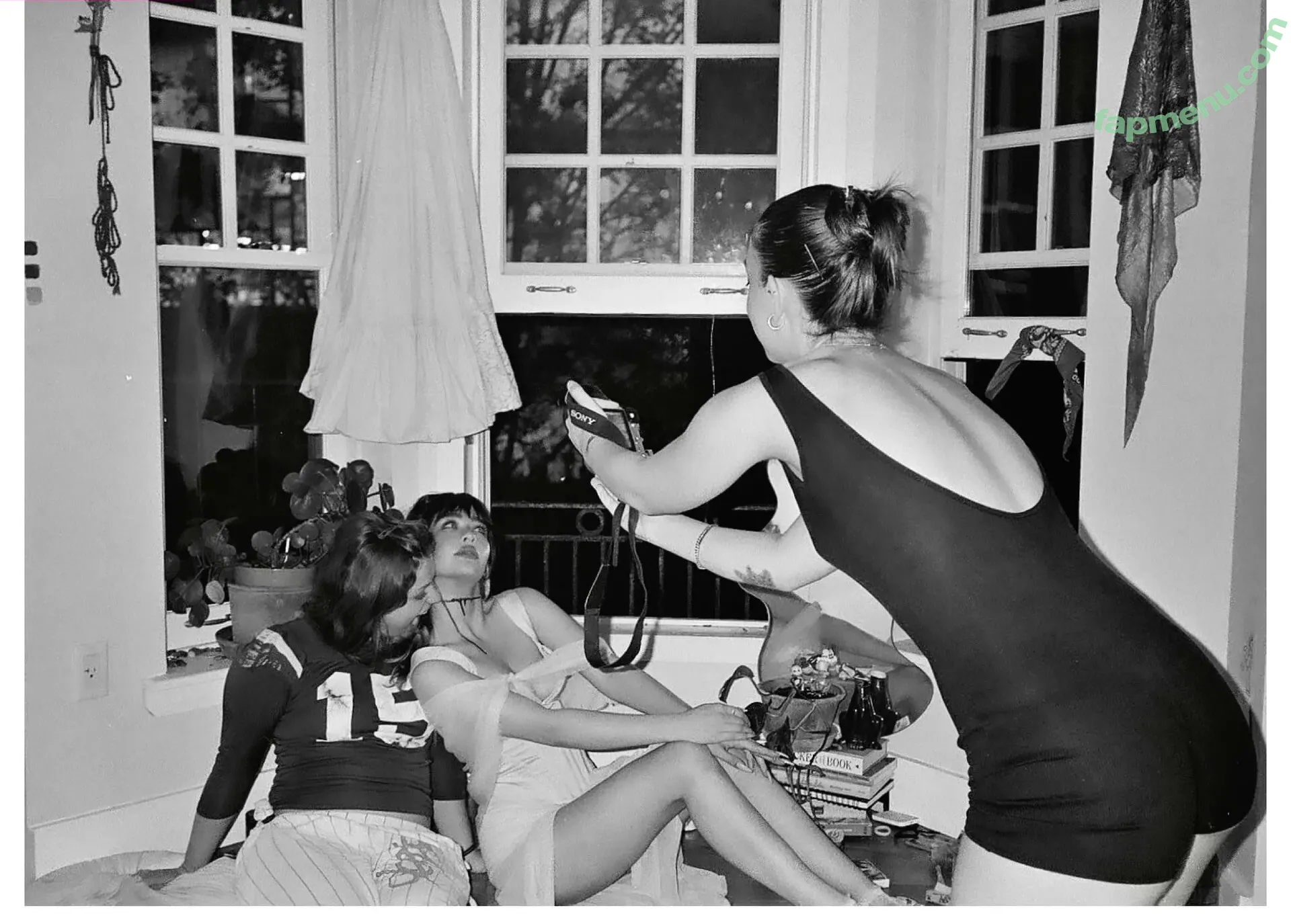 Malina Weissman nude photo #0415 (malinaweissman)