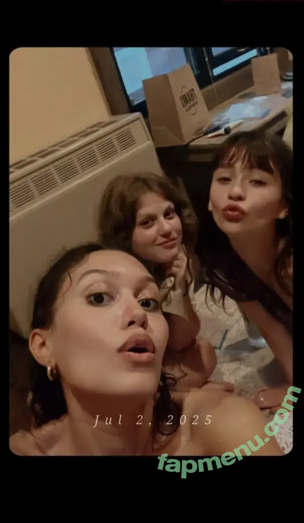 Malina Weissman nude photo #0438 (malinaweissman)