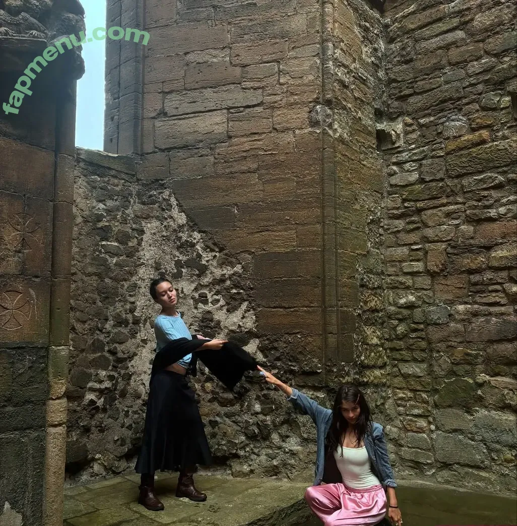 Malina Weissman nude photo #0447 (malinaweissman)