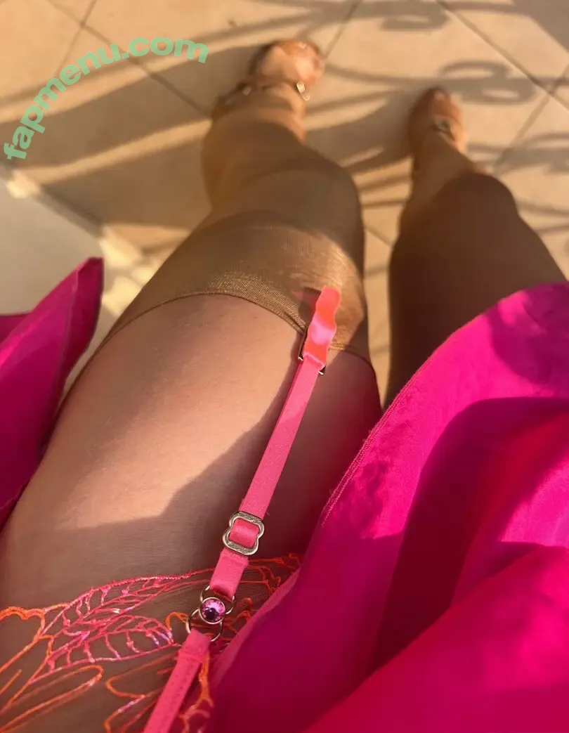 malinawhispers nude photo #0168 (malinawhispers)