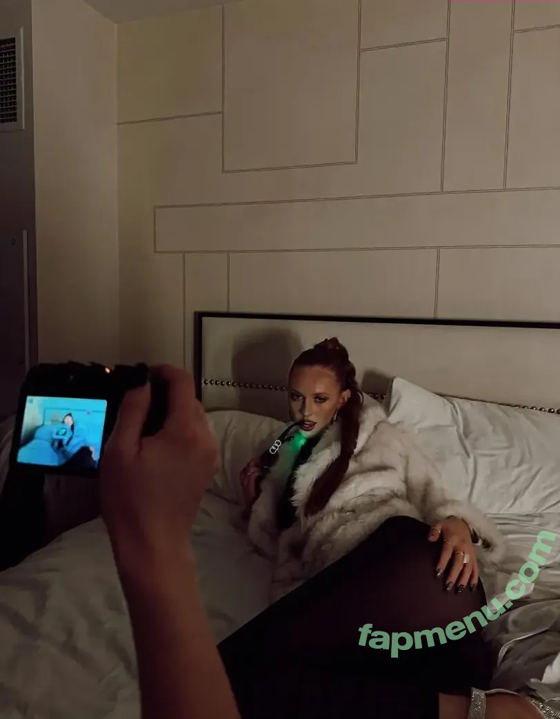 Malley Doherty nude photo #0070 (malley.doherty / malleydoherty)