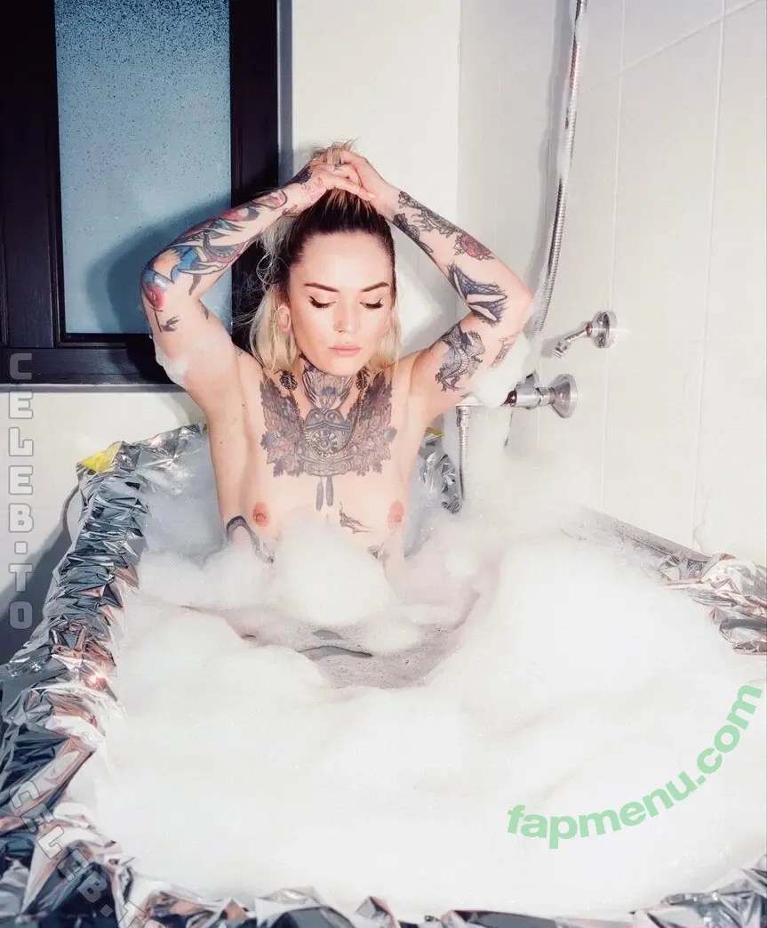 Maluis nude photo #0007 (maluis__ / stefantanz)