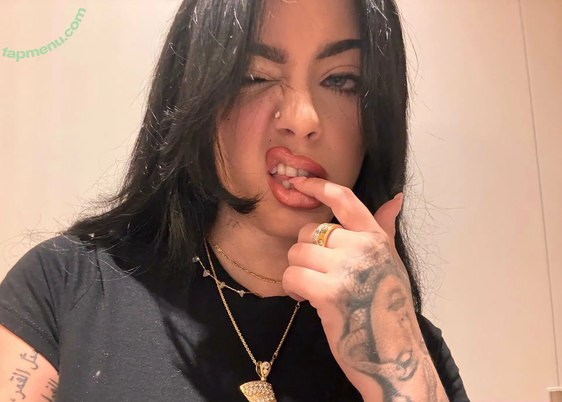 malutrevejovip nude photo #0021 (malutrevejo)