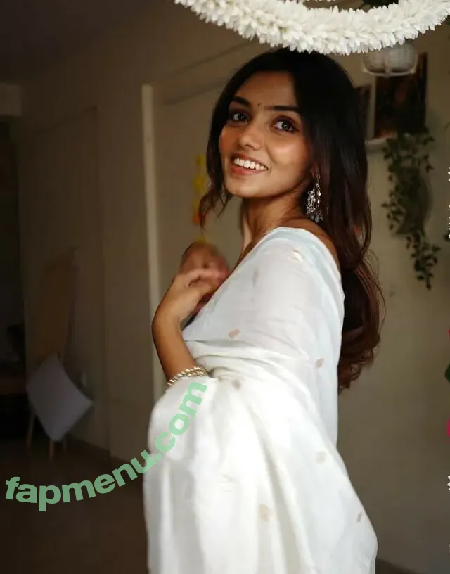 Malvika Lilla nude photo #0001 (malvika_pattenset)