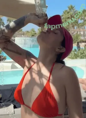 Malwanne nude photo #0133