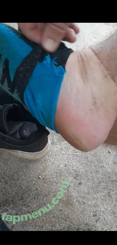 manbearfeet nude photo #0011 (manbearfeet)