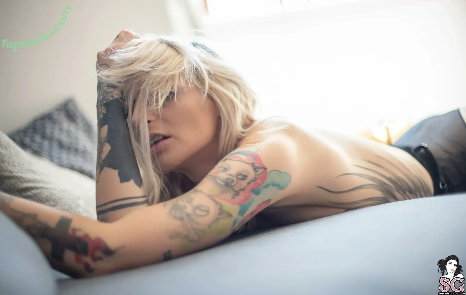 mandeelou nude photo #0053 (mandeelousg)