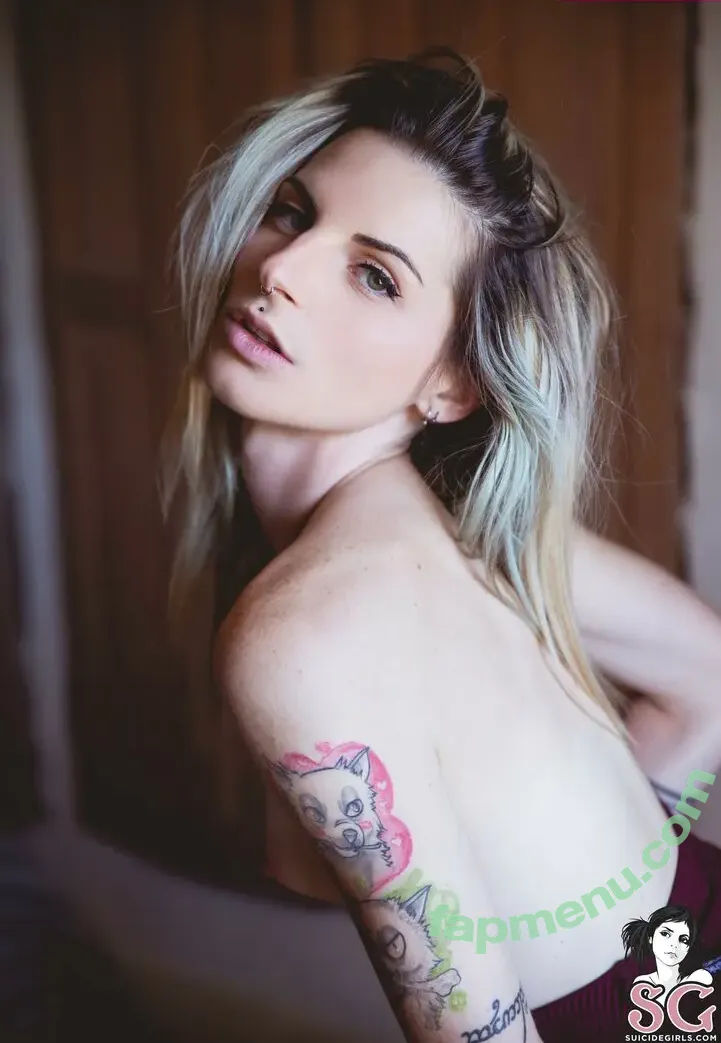 mandeelou nude photo #0118 (mandeelousg)