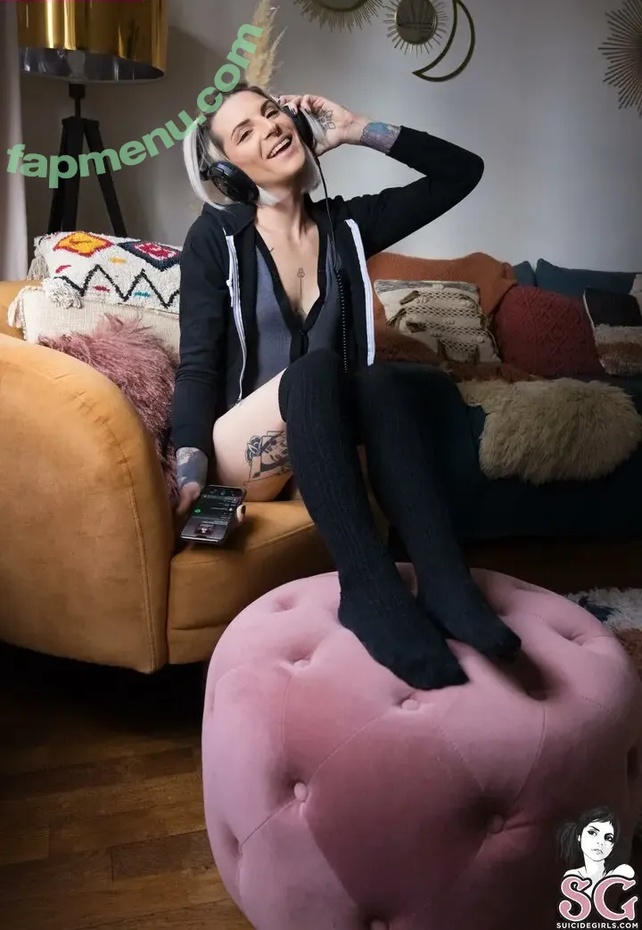 mandeelou nude photo #0674 (mandeelousg)