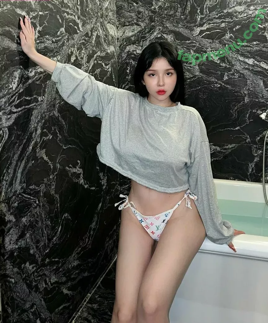 Mandi 香菱 nude photo #0034 (826m.m / real_xiangling_c)