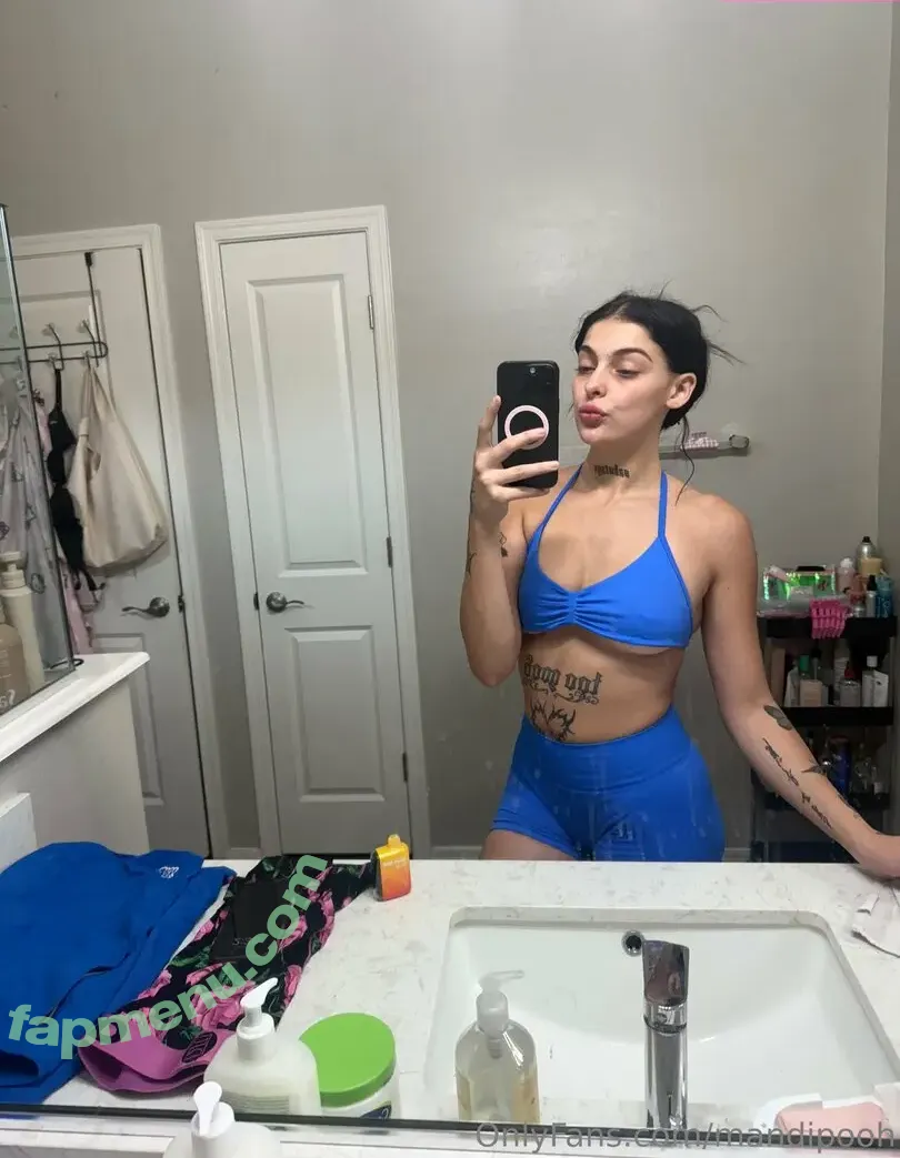 mandipooh nude photo #0079 (mandi.pooh_)