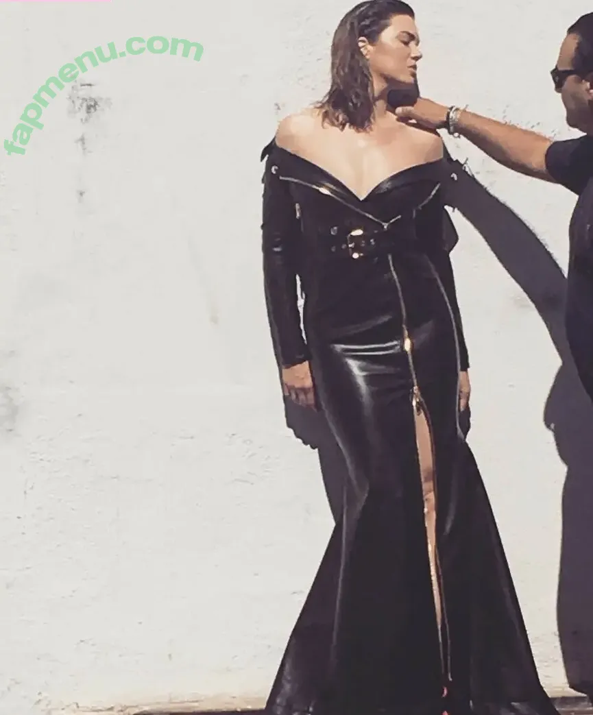 Mandy Moore nude photo #0133 (TheMandyMoore / mandymooremm / mandymorganxoxo)