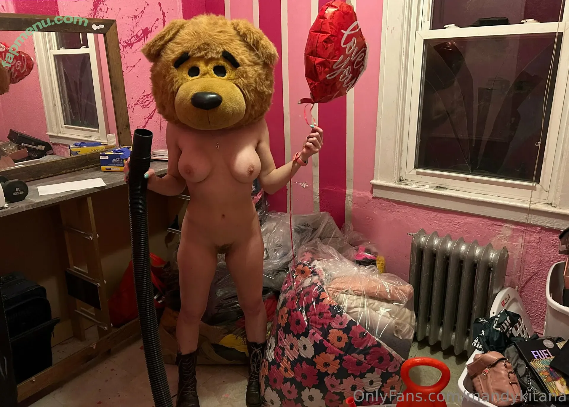 Mandykitana nude photo #0041 (mandykitananyc)