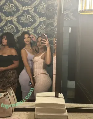 Mangowoman nude photo #0076