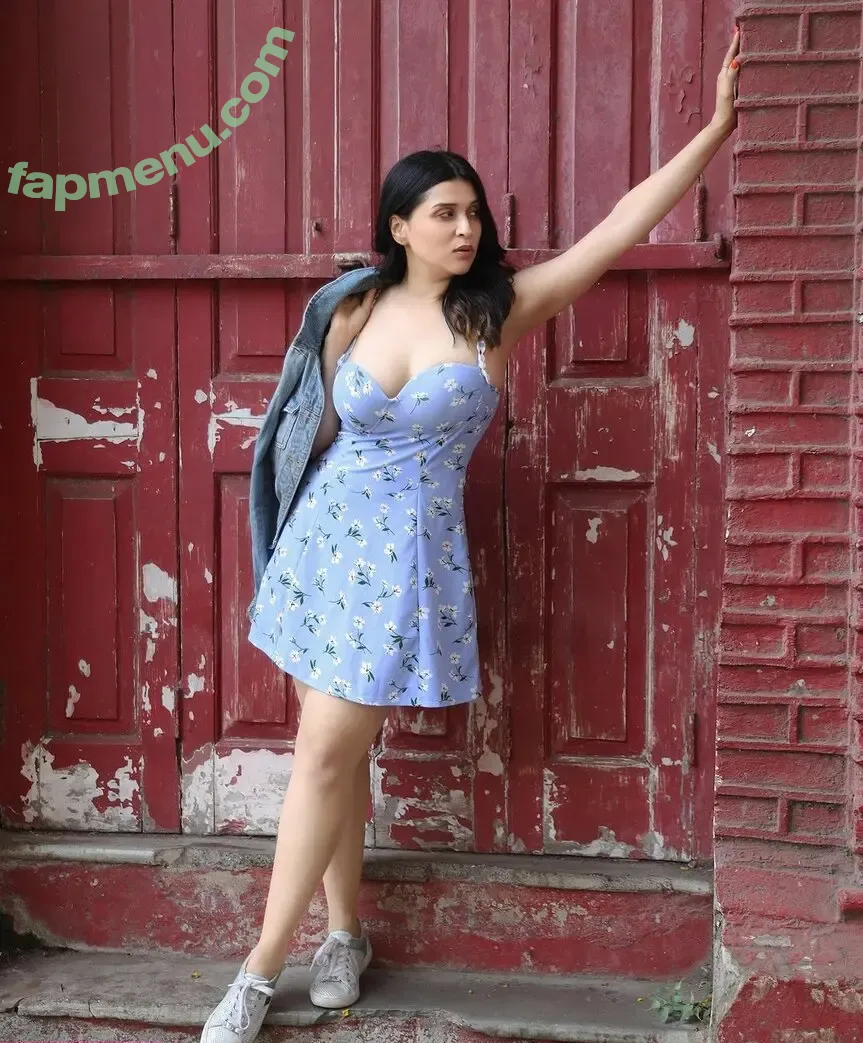Mannara Chopra nude photo #0041 (memannara)