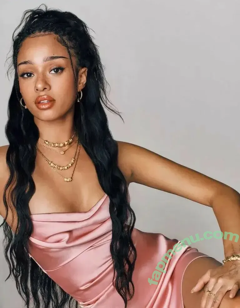 Manon Bannerman nude photo #0035 (Katseye / meretmanon)