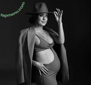 Manon Mathews / manonmathews nude photo #0047