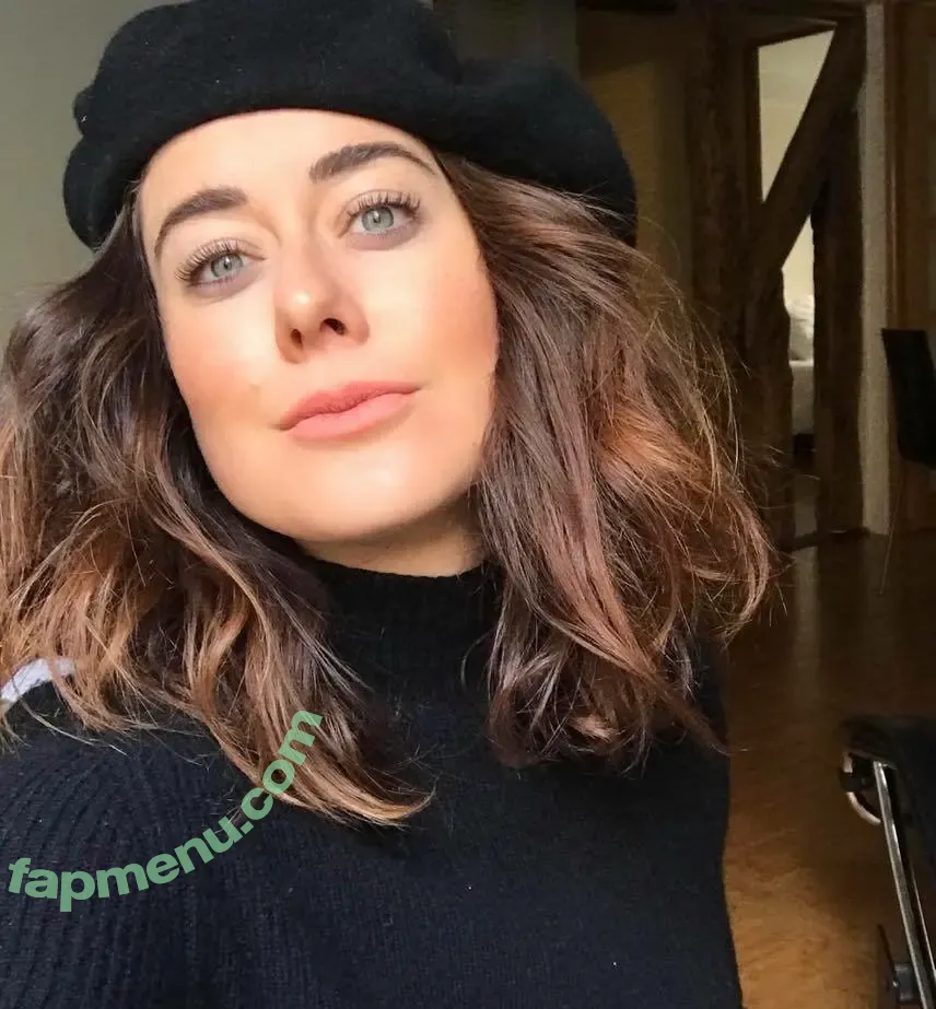 Manon Mathews nude photo #0033 (manonmathews)