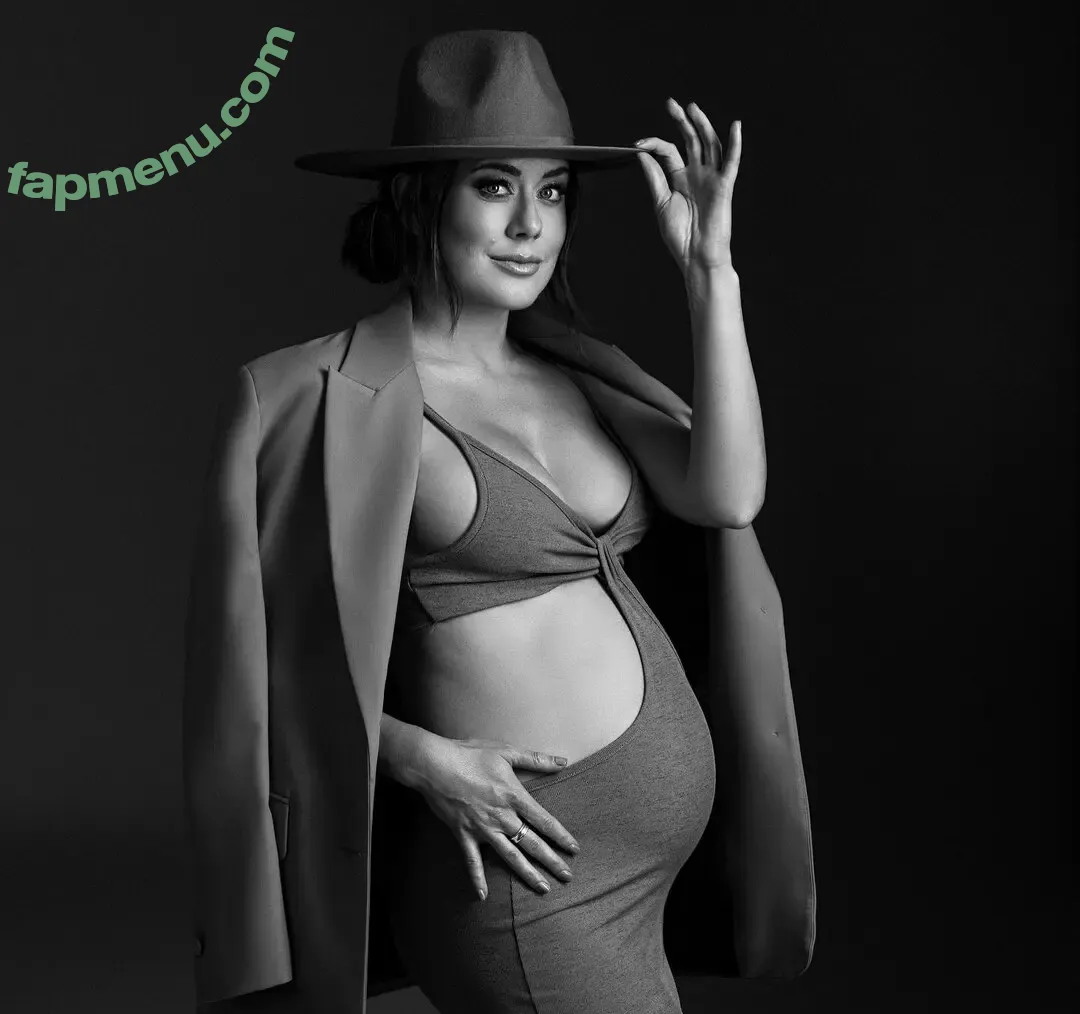 Manon Mathews nude photo #0047 (manonmathews)