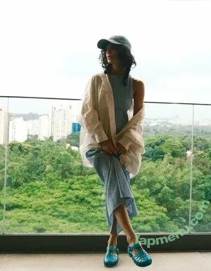 Manu Gavassi / manugavassi nude photo #0101