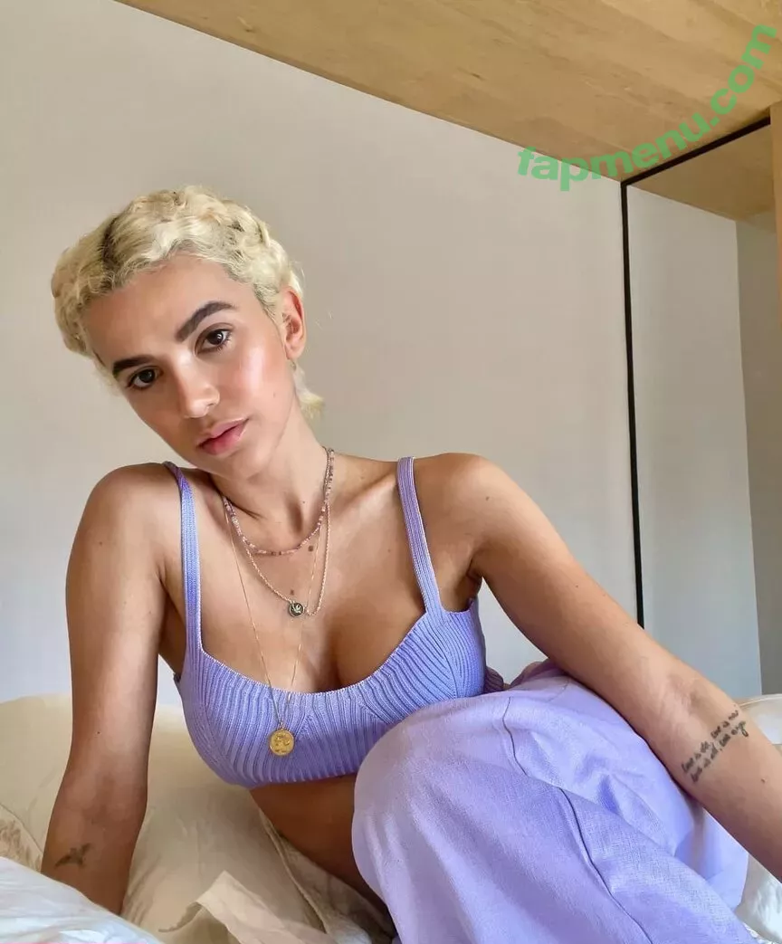 Manu Gavassi nude photo #0012 (manugavassi)