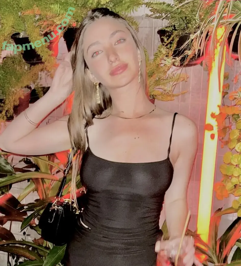 Manu Peralta nude photo #0016 (_manuperalta_ / linda_peralta)