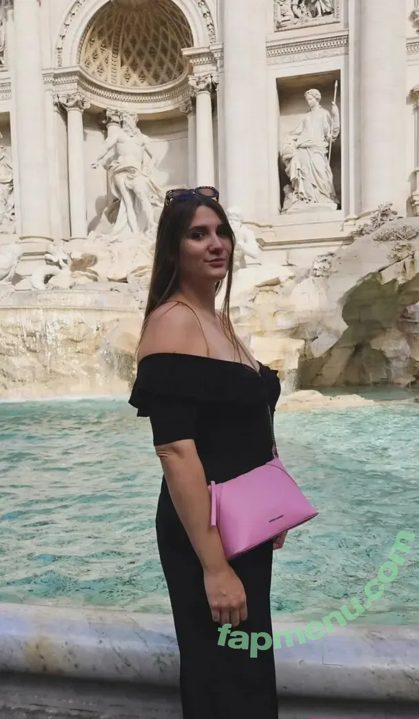 Manuela Mulligh nude photo #0025 (happyhippoooo)