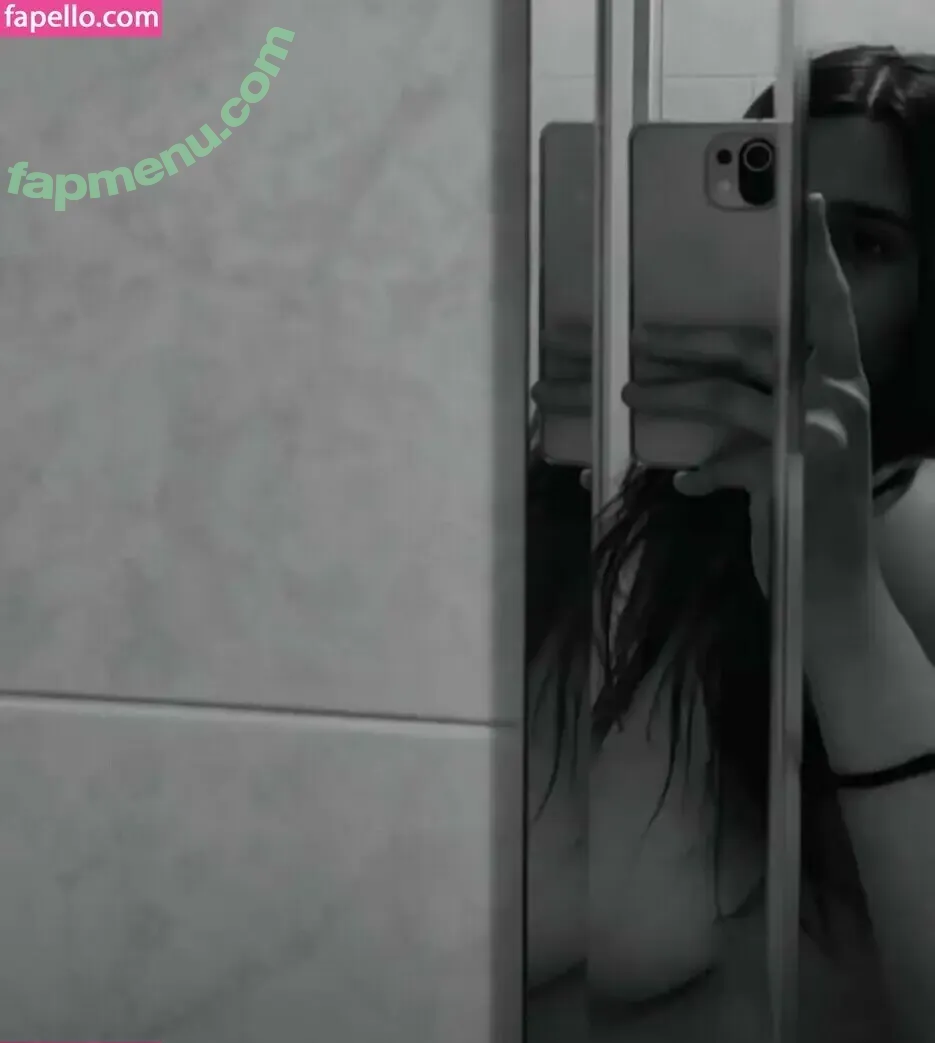 Manuela Mulligh nude photo #0031 (happyhippoooo)