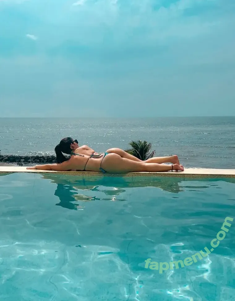 María Giraldo nude photo #0001 (María Giraldo)