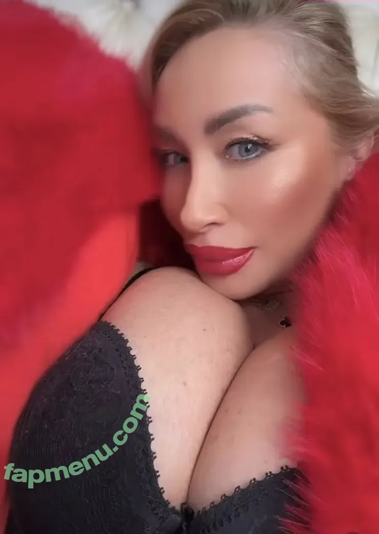 Mara Traversi nude photo #0251 (giorgiatraversi / mara_traversi / maratraversi)