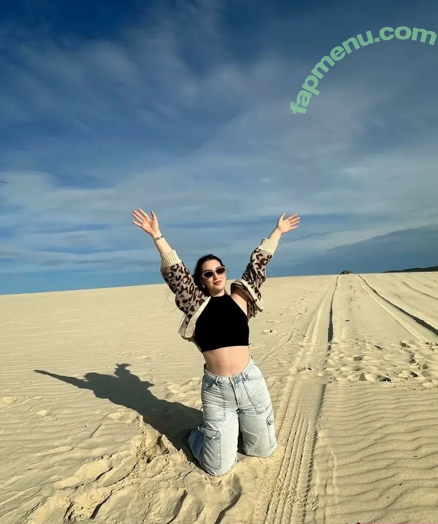 Maraporceddu nude photo #0020 (Maraporceddu)