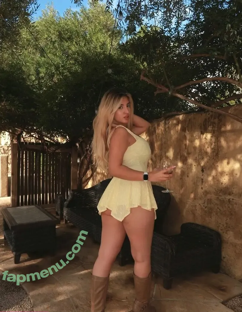 Marcela Zepeda nude photo #0022 (marcelamamii)