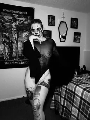 marceline_vox / MarcelineVox / satanscowgirl / satanscowgirl (Marci nude photo #0004