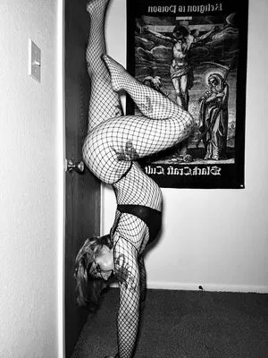 marceline_vox / MarcelineVox / satanscowgirl / satanscowgirl (Marci nude photo #0016