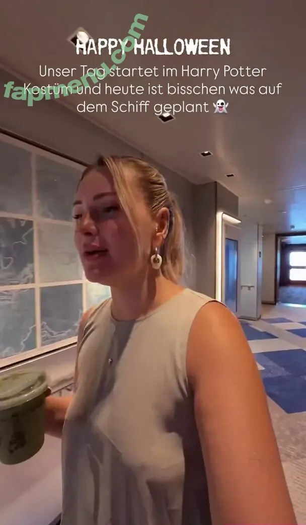 Maren Wolf nude photo #0623 (jellwolffree / marenwolf)